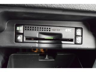 ヴォクシー 画像11ナビ フルセグ Bluetooth バックカメラ 後席モニター 両側パワースライドドア HIDヘッドライト オートライト キーレス スマートキー DVD再生 CD